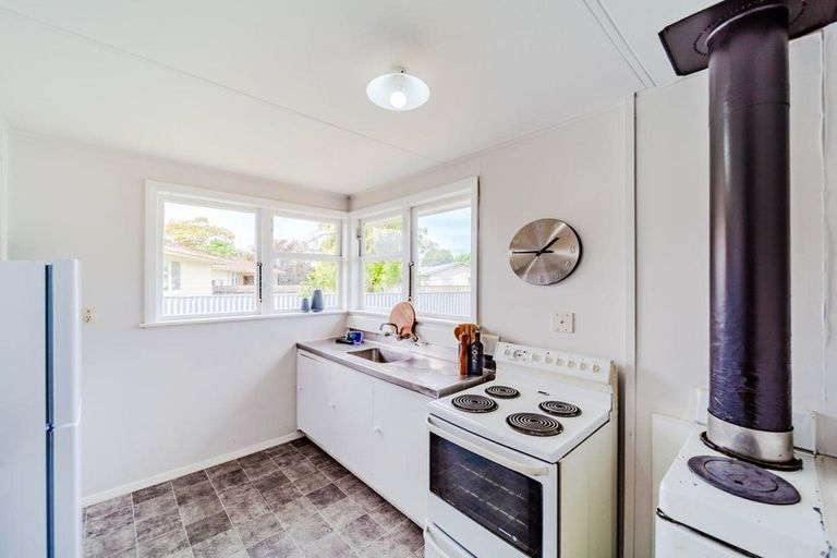 Photo of property in 12 Constable Crescent, Onekawa, Napier, 4110