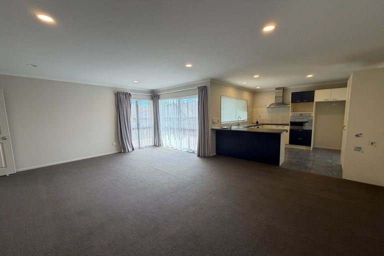 Photo of property in 8 Camith Close, Flat Bush, Auckland, 2016