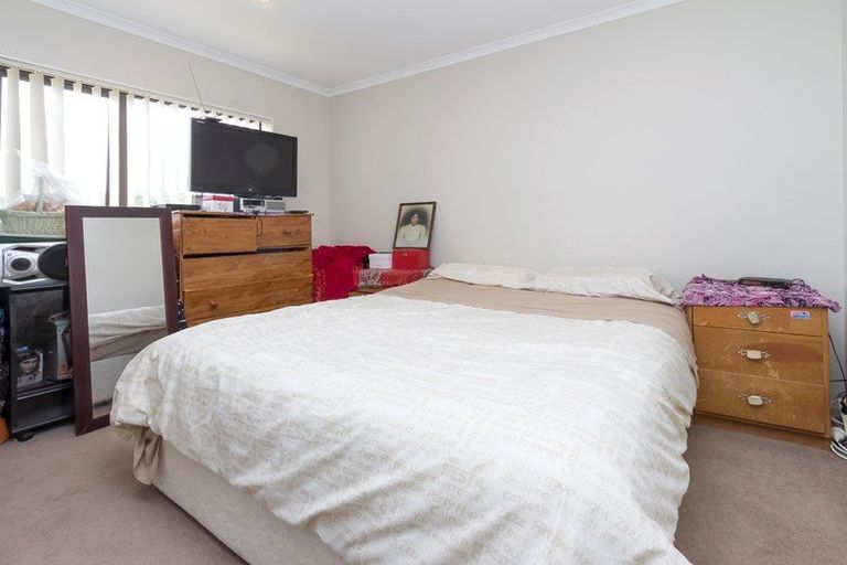 Photo of property in 71 Keri Vista Rise, Papakura, 2110