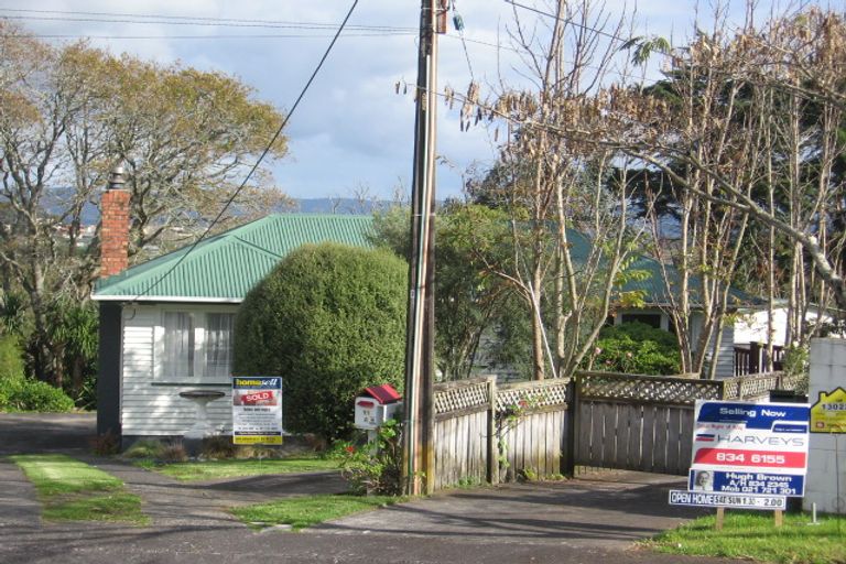 Photo of property in 1/11 Hughes Terrace, Te Atatu Peninsula, Auckland, 0610