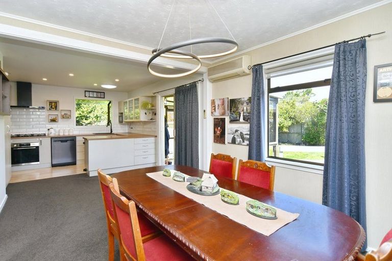 Photo of property in 15 Emlyn Place, Avondale, Christchurch, 8061