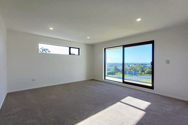 Photo of property in 345 East Coast Road, Mairangi Bay, Auckland, 0630