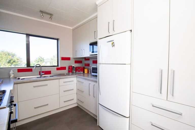 Photo of property in 22 Darlington Street, Ngatea, 3503