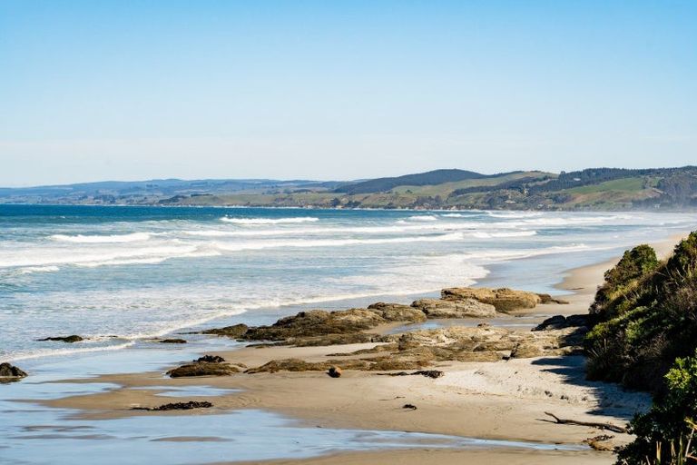 Photo of property in 8a Queen Street, Brighton, Dunedin, 9035