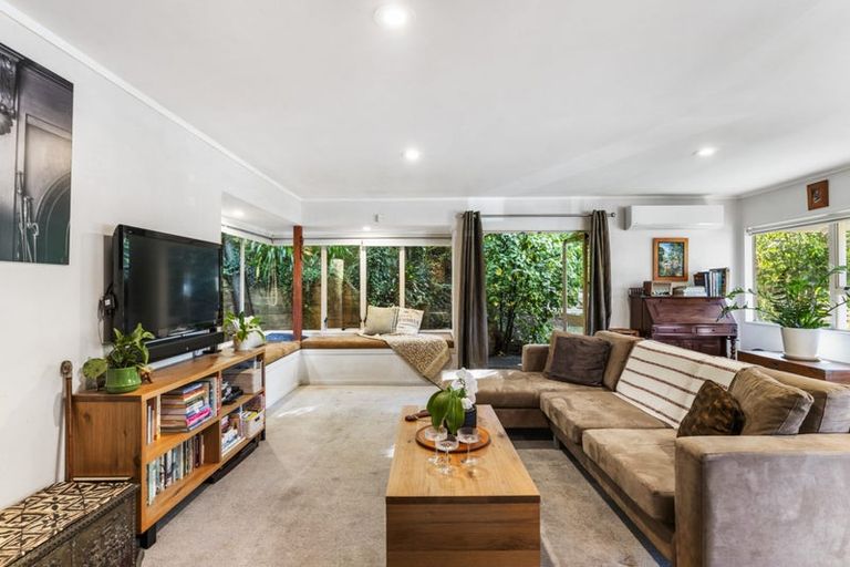 Photo of property in 1/28 Cresta Avenue, Beach Haven, Auckland, 0626