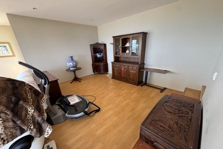 Photo of property in 14 Forbes Lane, Newlands, Wellington, 6037