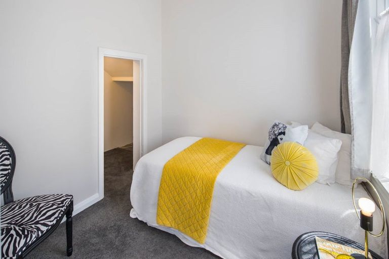 Photo of property in San Antonio Flats, 1/12 Kilbirnie Crescent, Kilbirnie, Wellington, 6022