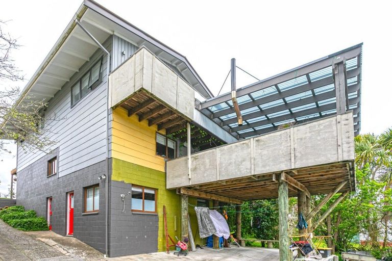 Photo of property in 20 Daphne Road, Tairua, 3508