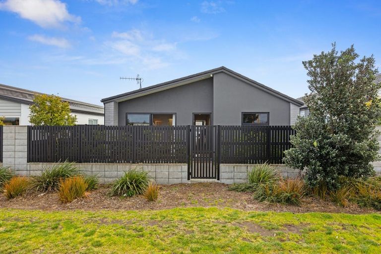Photo of property in 26 Empire Crescent, Papamoa, 3118
