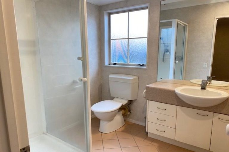 Photo of property in 14 Tolben Place, Golflands, Auckland, 2013