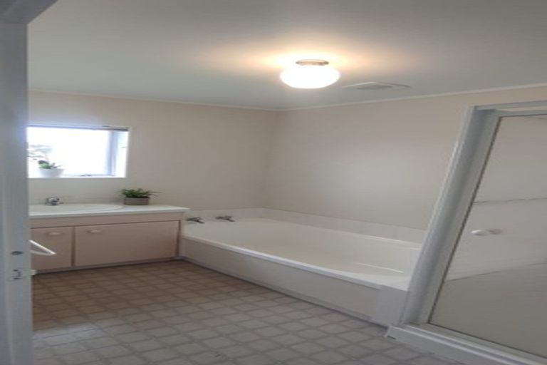 Photo of property in 96d Lakeside Drive, Orewa, 0931