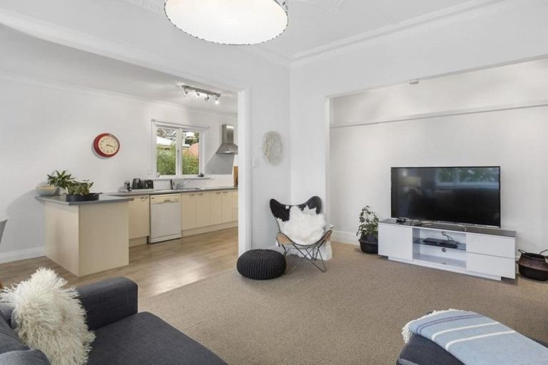 Photo of property in 274 Macandrew Road, Forbury, Dunedin, 9012