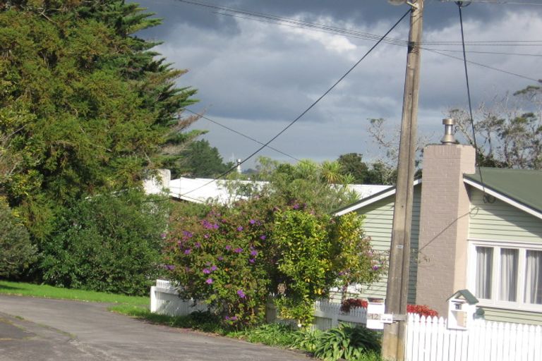 Photo of property in 12 Hughes Terrace, Te Atatu Peninsula, Auckland, 0610