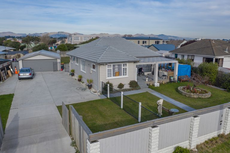 Photo of property in 8 Pandora Street, North New Brighton, Christchurch, 8083
