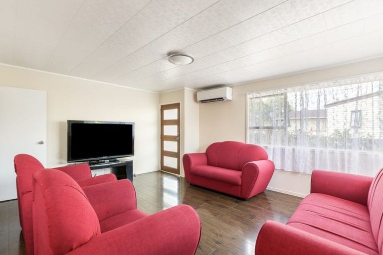 Photo of property in 12 Avro Place, Mangere, Auckland, 2022