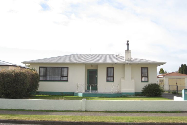 Photo of property in 28 Shackleton Street, Maraenui, Napier, 4110