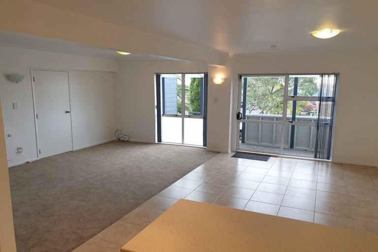 Photo of property in 17 Da Vinci Place, West Harbour, Auckland, 0618