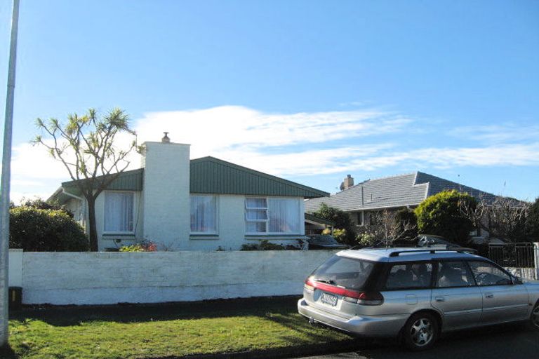 Photo of property in 25 Palmers Road, New Brighton, Christchurch, 8083