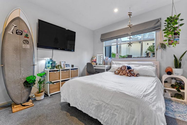 Photo of property in 20 Admirals Court Drive, Greenhithe, Auckland, 0632