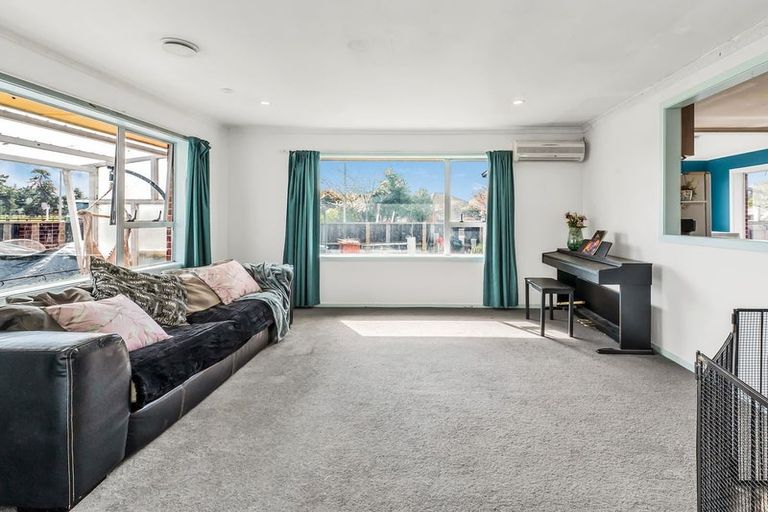 Photo of property in 73 Bentley Street, Russley, Christchurch, 8042