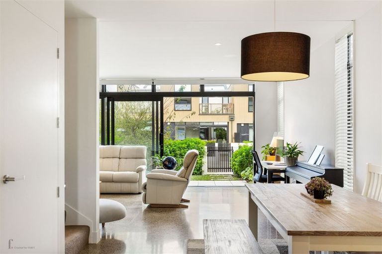 Photo of property in 6 Cochrane Road, Hobsonville, Auckland, 0616