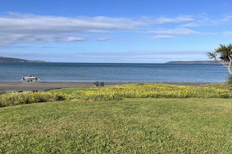 Photo of property in 41 Moana Road, Plimmerton, Porirua, 5026