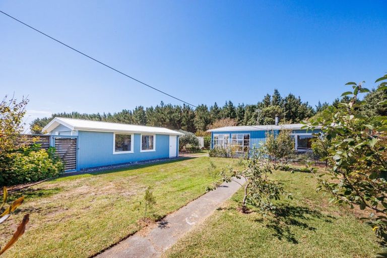 Photo of property in 15 Ferry Street, Foxton Beach, Foxton, 4815