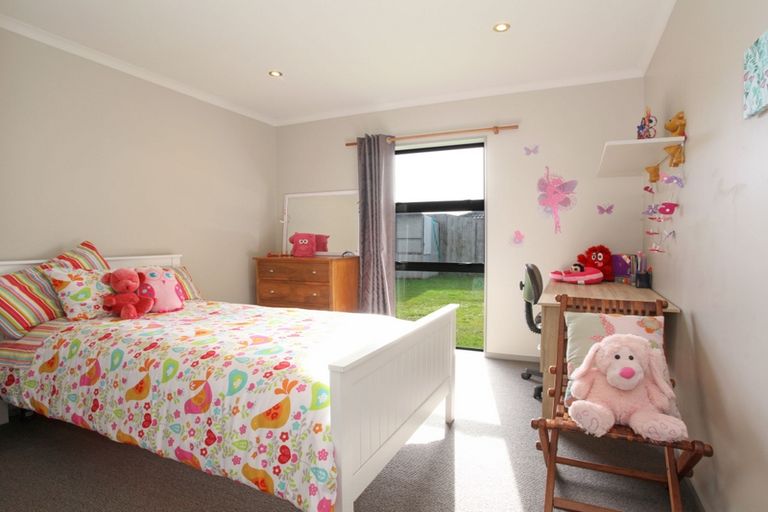 Photo of property in 59 Twickenham Place, Nawton, Hamilton, 3200