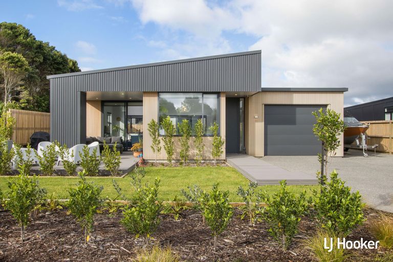 Photo of property in 6 Beau Lane, Waihi Beach, 3611