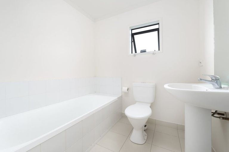 Photo of property in 1/51 Henderson Valley Road, Henderson, Auckland, 0612