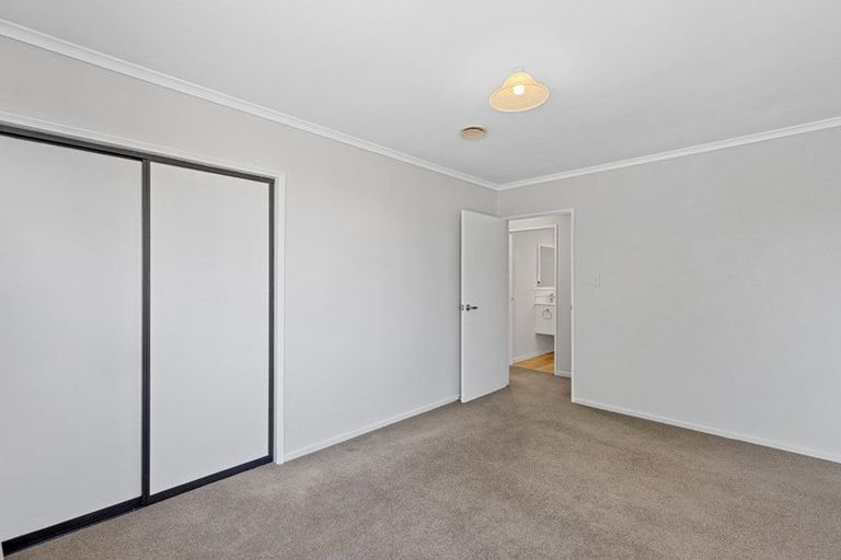 Photo of property in 2/94a Condell Avenue, Papanui, Christchurch, 8053