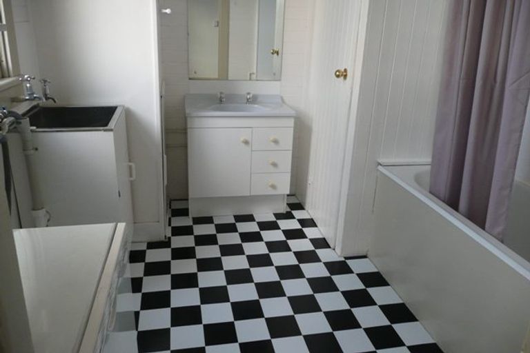 Photo of property in 185 Shakespeare Road, Bluff Hill, Napier, 4110