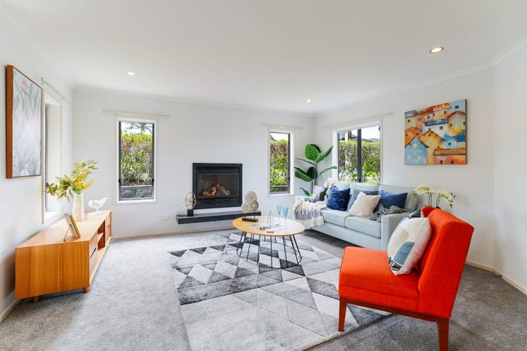 Photo of property in 12 Kouras Place, Flat Bush, Auckland, 2016