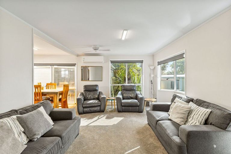 Photo of property in 6 Coey Place, Glen Eden, Auckland, 0602