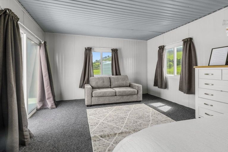 Photo of property in 35 Te Mahoe Road, Mokau, 4376