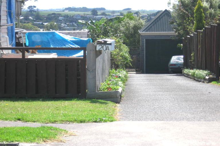 Photo of property in 2/20 Ridge Road, Waiake, Auckland, 0630