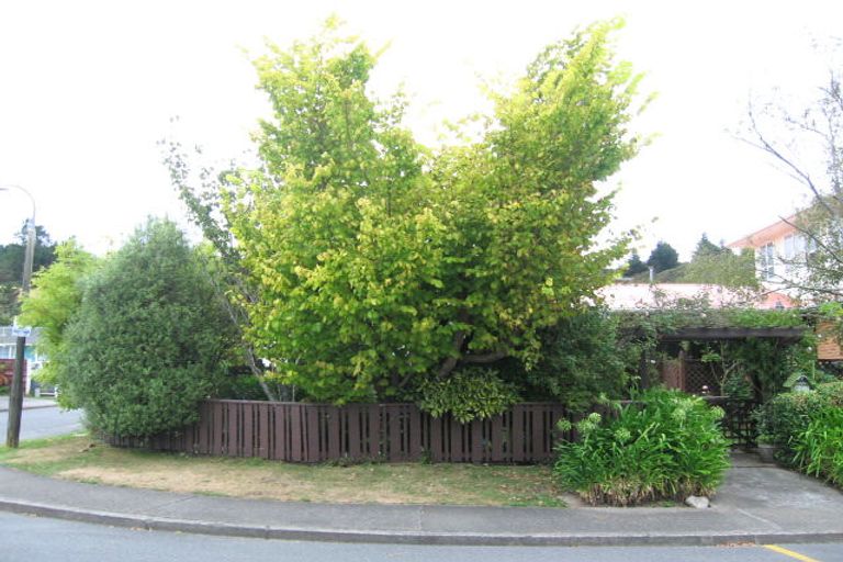 Photo of property in 60 Hillside Drive, Maoribank, Upper Hutt, 5018