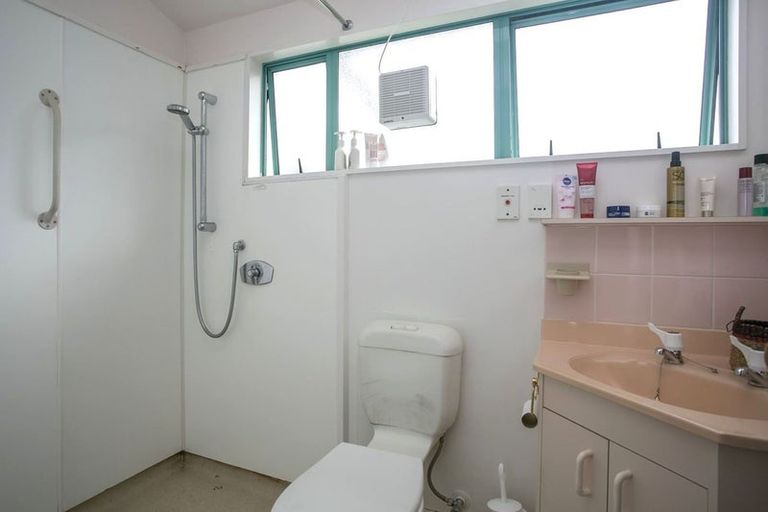 Photo of property in 11g Shepherd Road, Waipahihi, Taupo, 3330