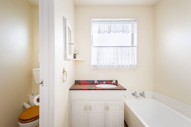 Photo of property in 2/6 Leonie Place, Aranui, Christchurch, 8061