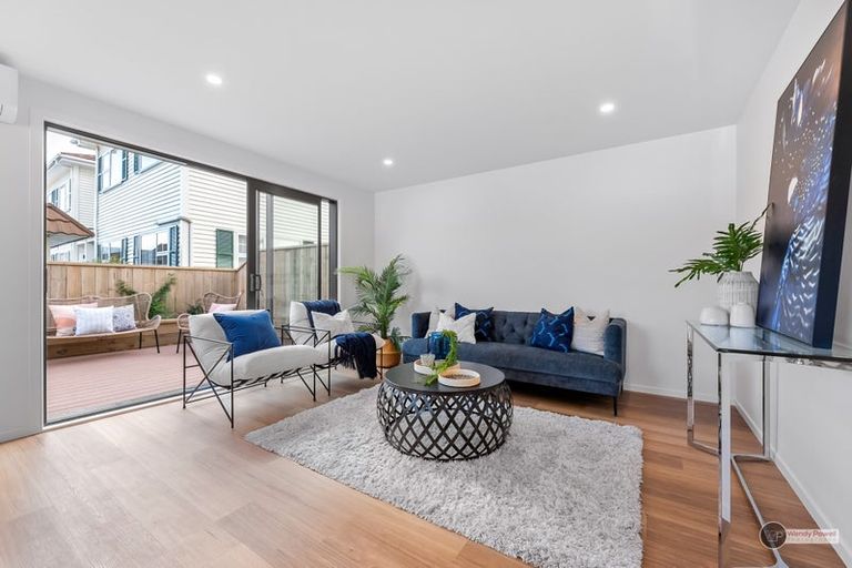 Photo of property in 2/51 Kings Crescent, Hutt Central, Lower Hutt, 5010