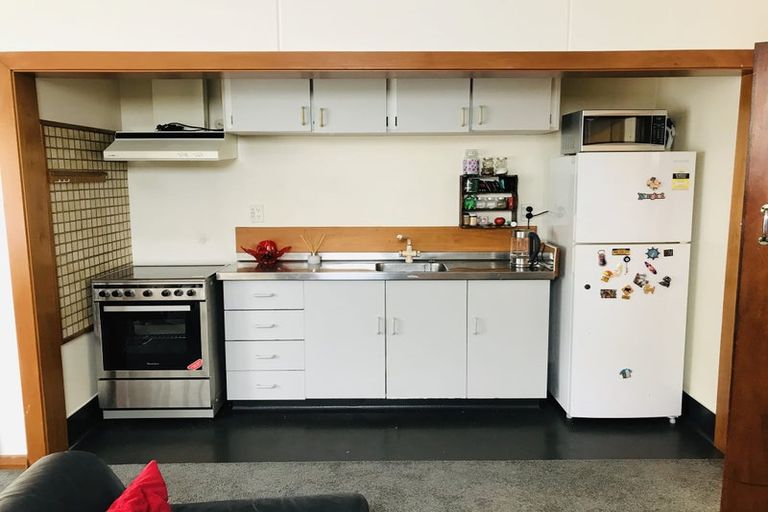 Photo of property in 16 Toru Street, Lyall Bay, Wellington, 6022