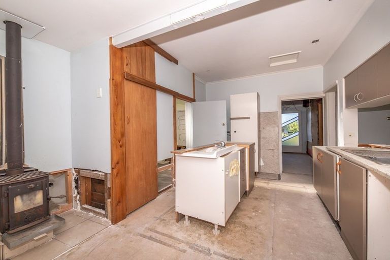 Photo of property in 21 Gladstone Street, Westport, 7825