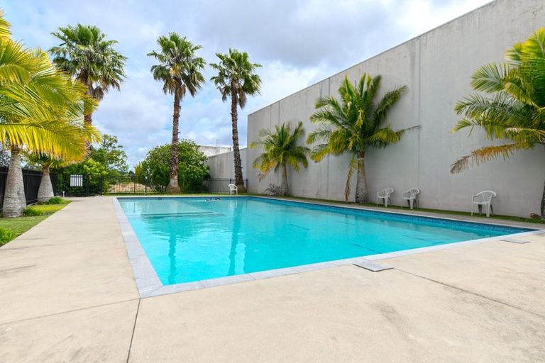 Photo of property in 11e/30 Westward Ho, Glen Eden, Auckland, 0602