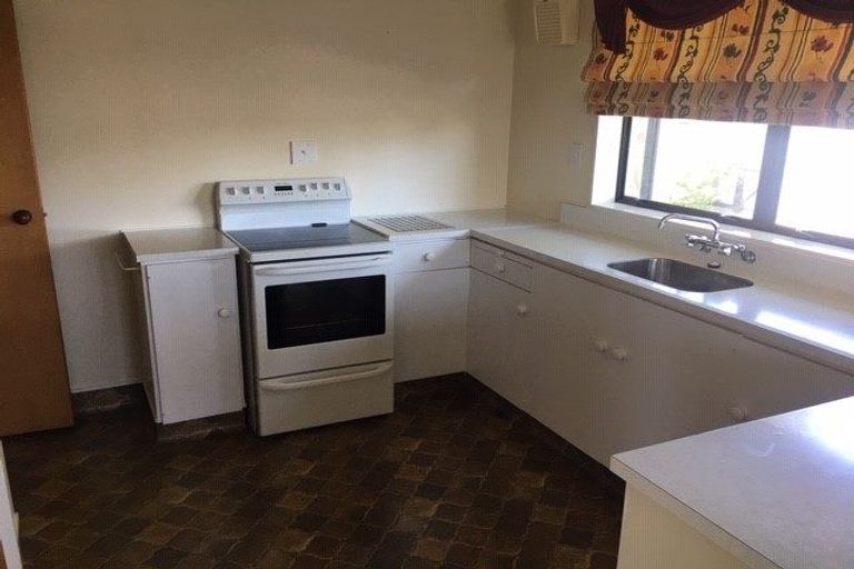 Photo of property in 214 Warwick Road, Mayfair, Hastings, 4122