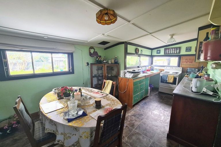 Photo of property in 13 Beach Street, Tangimoana, 4822