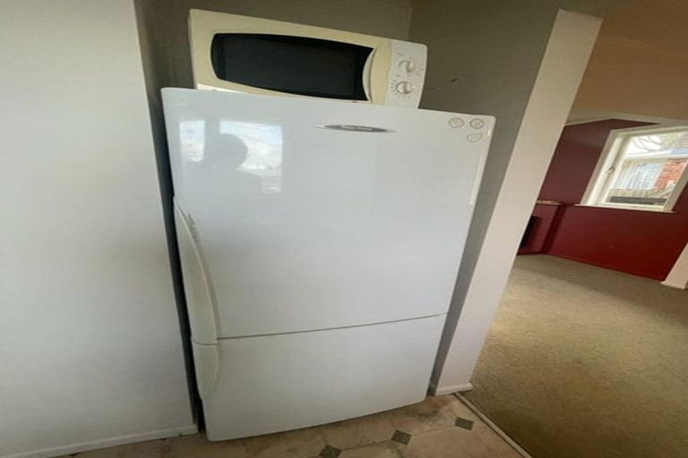 Photo of property in 13 Larnoch Road, Henderson, Auckland, 0610