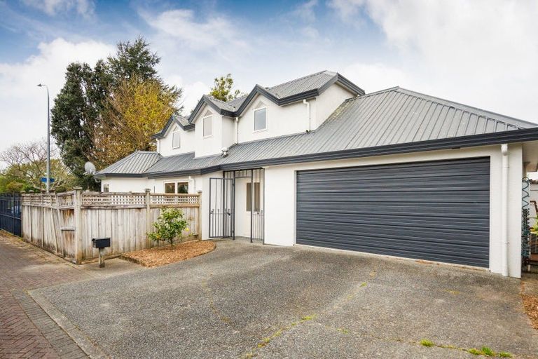 Photo of property in 46c Pahiatua Street, Hokowhitu, Palmerston North, 4410