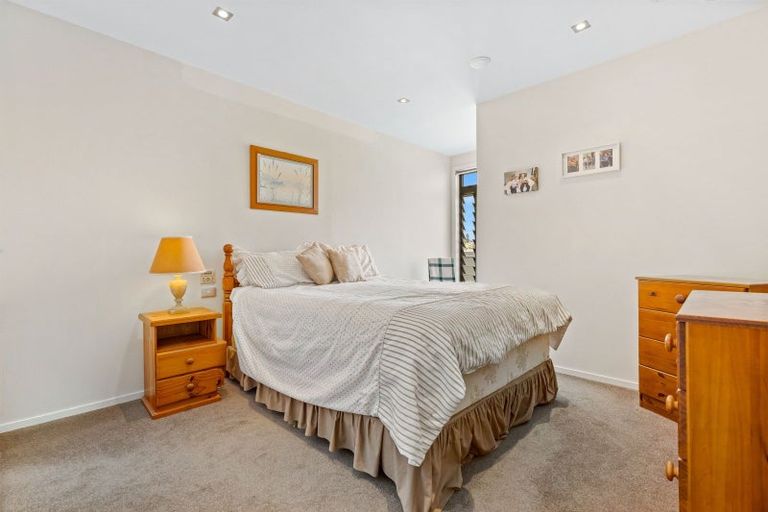 Photo of property in Esplanade Apartments, 9/16 Beach Front Lane, Browns Bay, Auckland, 0630