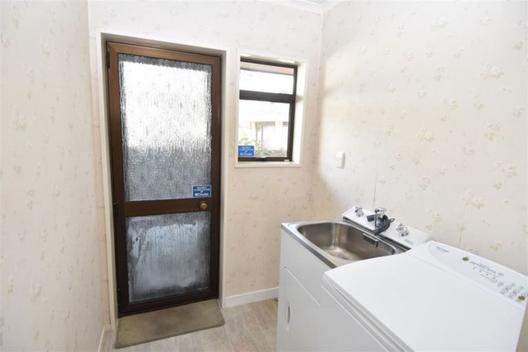 Photo of property in 2/1 Thorrington Road, Cashmere, Christchurch, 8022