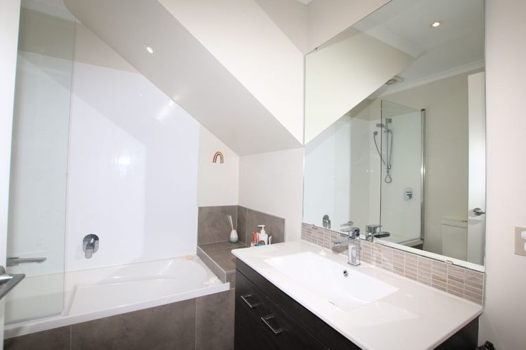 Photo of property in 184 Hobsonville Point Road, Hobsonville, Auckland, 0616